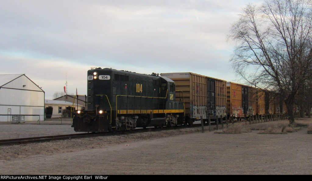 Ohio South Central Railroad (OSCR) 104